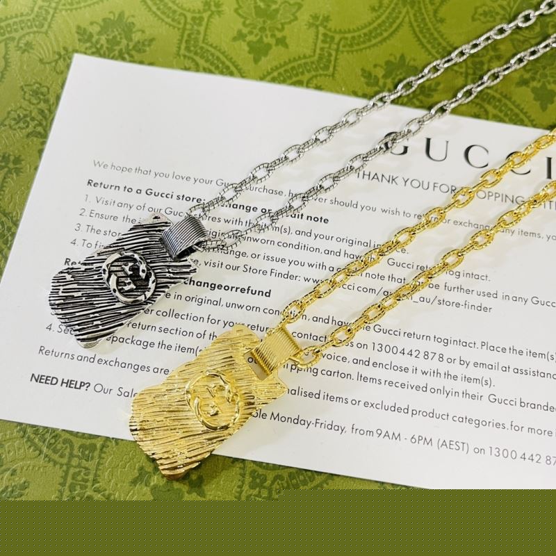 G*u*i necklaces